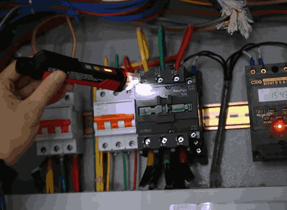 Detector de voltaje y campos magnéticos UNIT gaddi